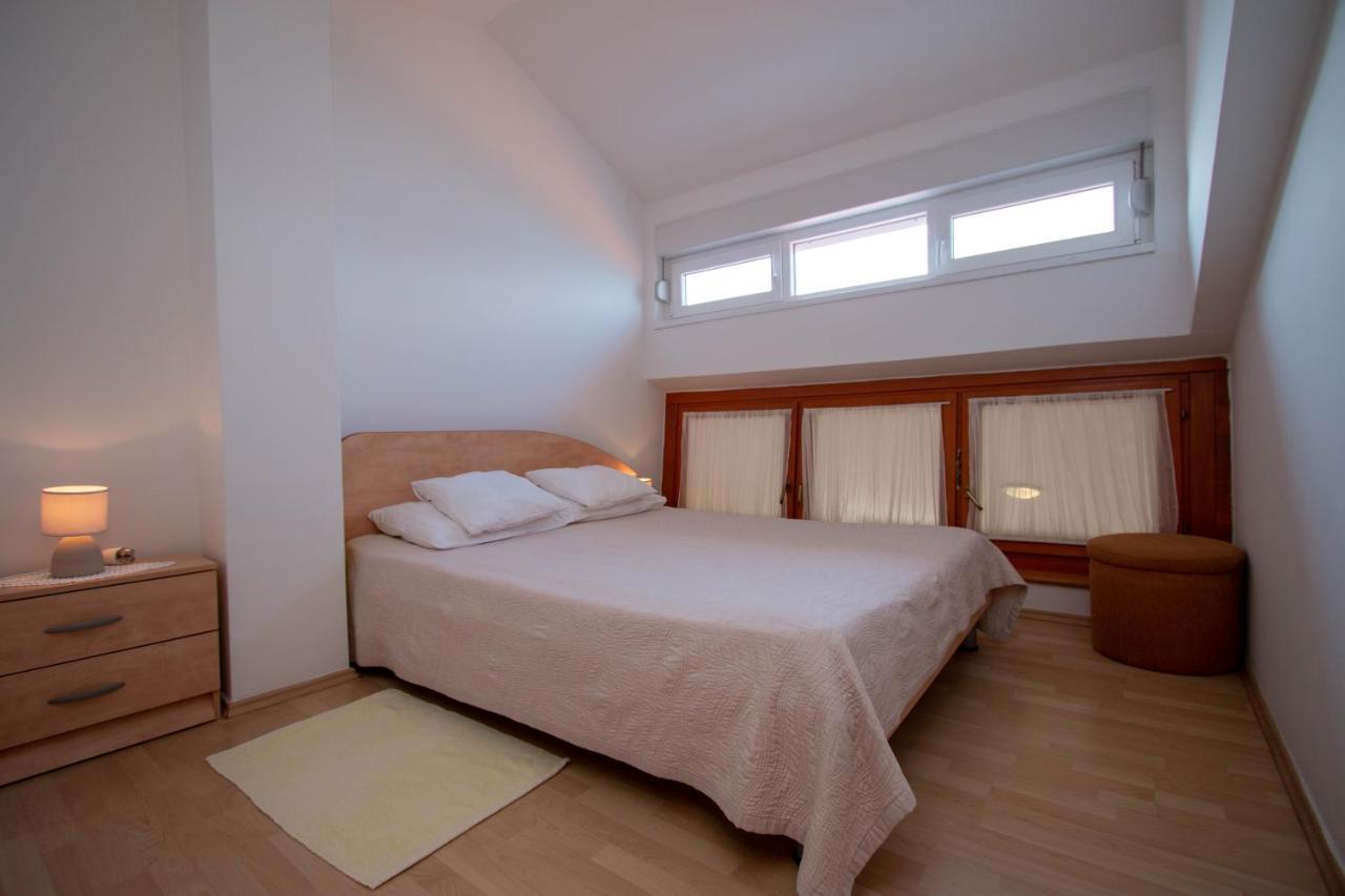 Apartments Matas Sukošan Exterior foto
