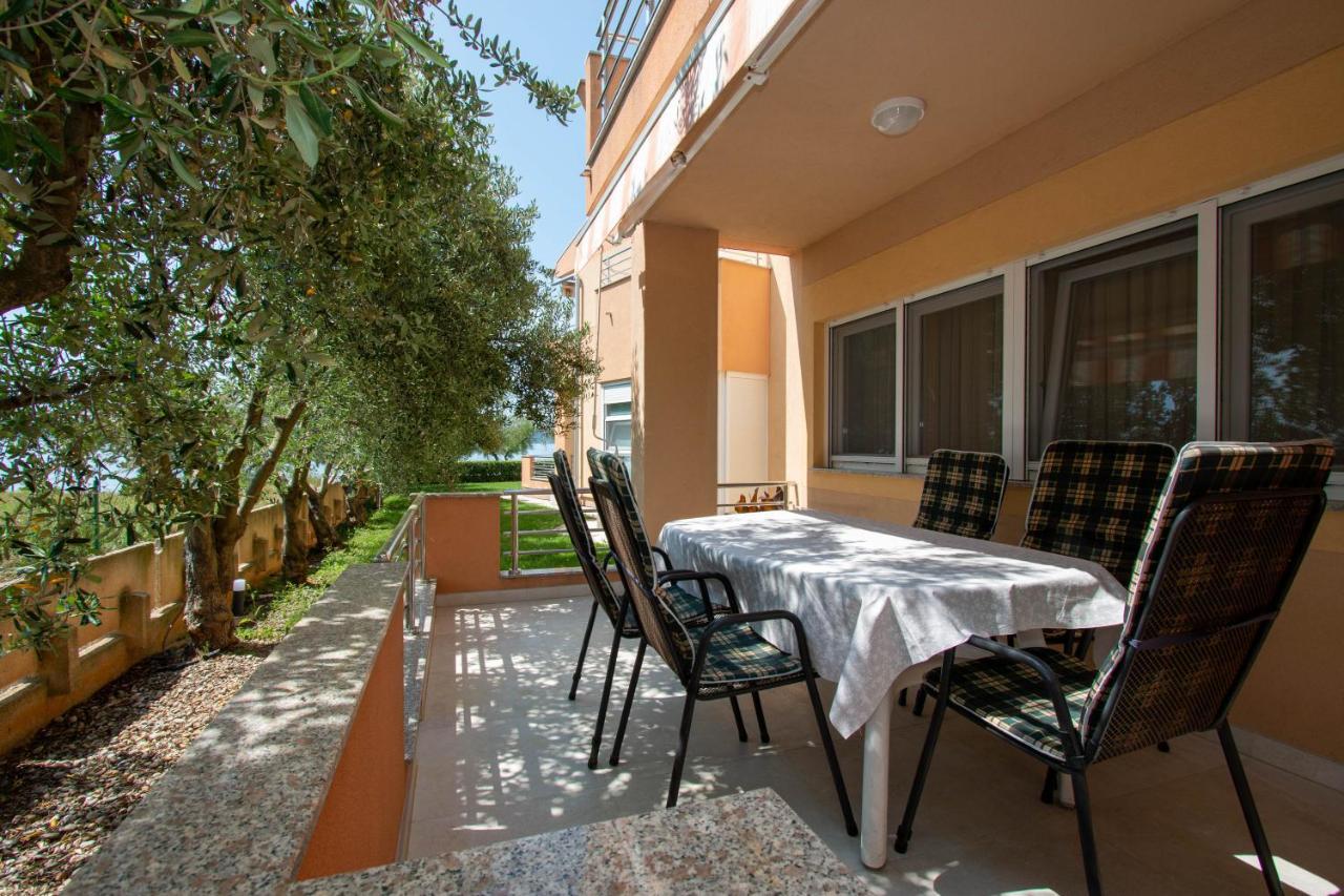 Apartments Matas Sukošan Exterior foto